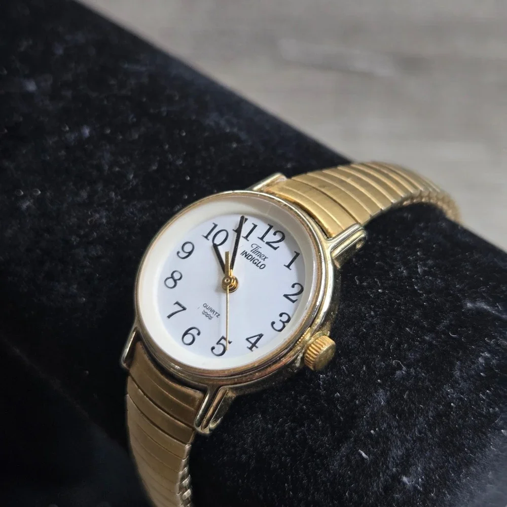Timex Indiglo Women's Watch Easy Reader E3 Gold Tone Expansion Band Quartz S7